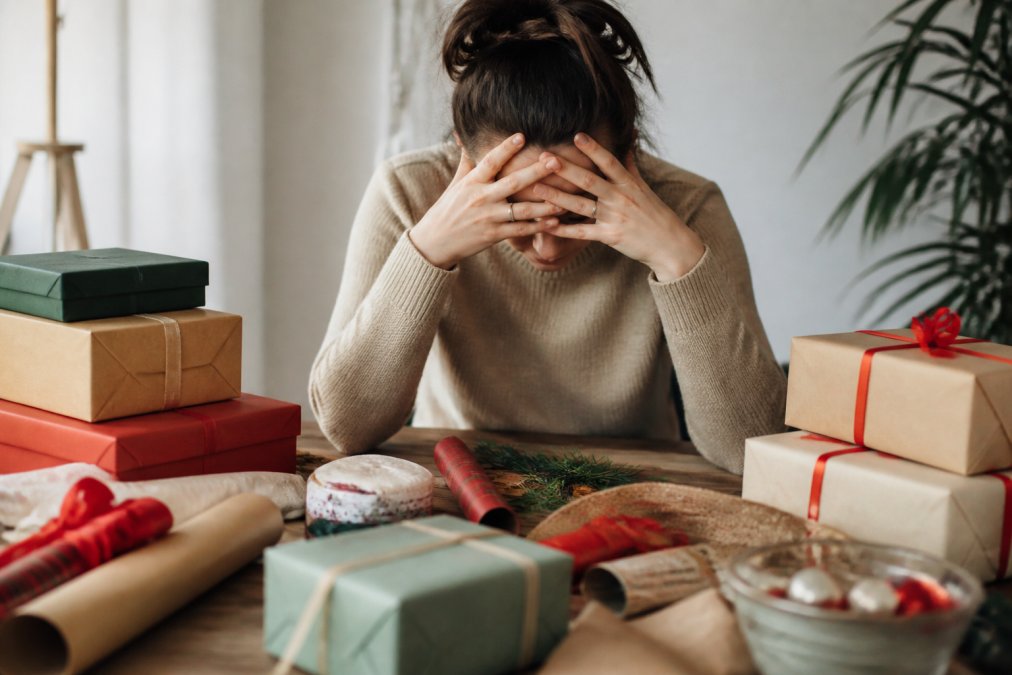 How to Avoid Gift Giving Stress: A Practical Guide